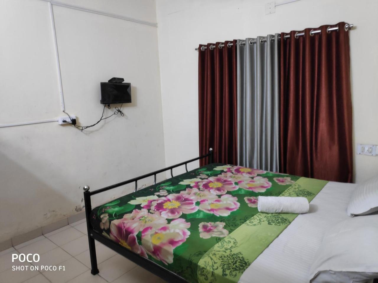 Hotel Silver Space Kochi Exterior photo