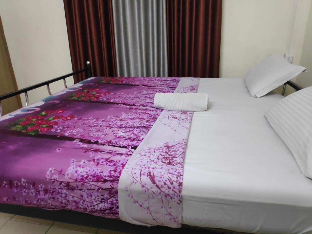 Hotel Silver Space Kochi Exterior photo